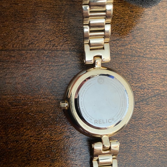 Fossil Relic Gold Toned Watch - Picture 7 of 7